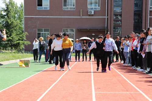 1742202496379627.jpg 1621903470507007367.jpg