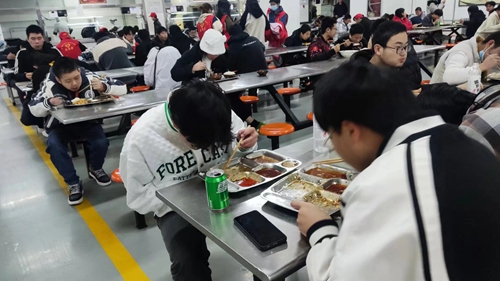 1742808866198199.jpg 1669368799621023842.jpg