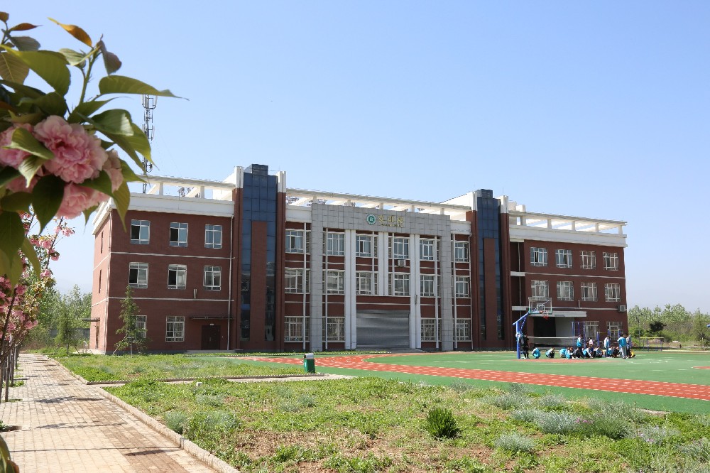 校(xiào)園風(fēng)光(guāng)